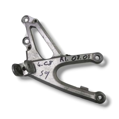 YAMAHA R1 SAĞ SÜRÜCÜ BRAKET BASAMAK ÇIKMA 2004-2008